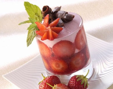 Dessert : Mélodie de fraises à la crème légère 